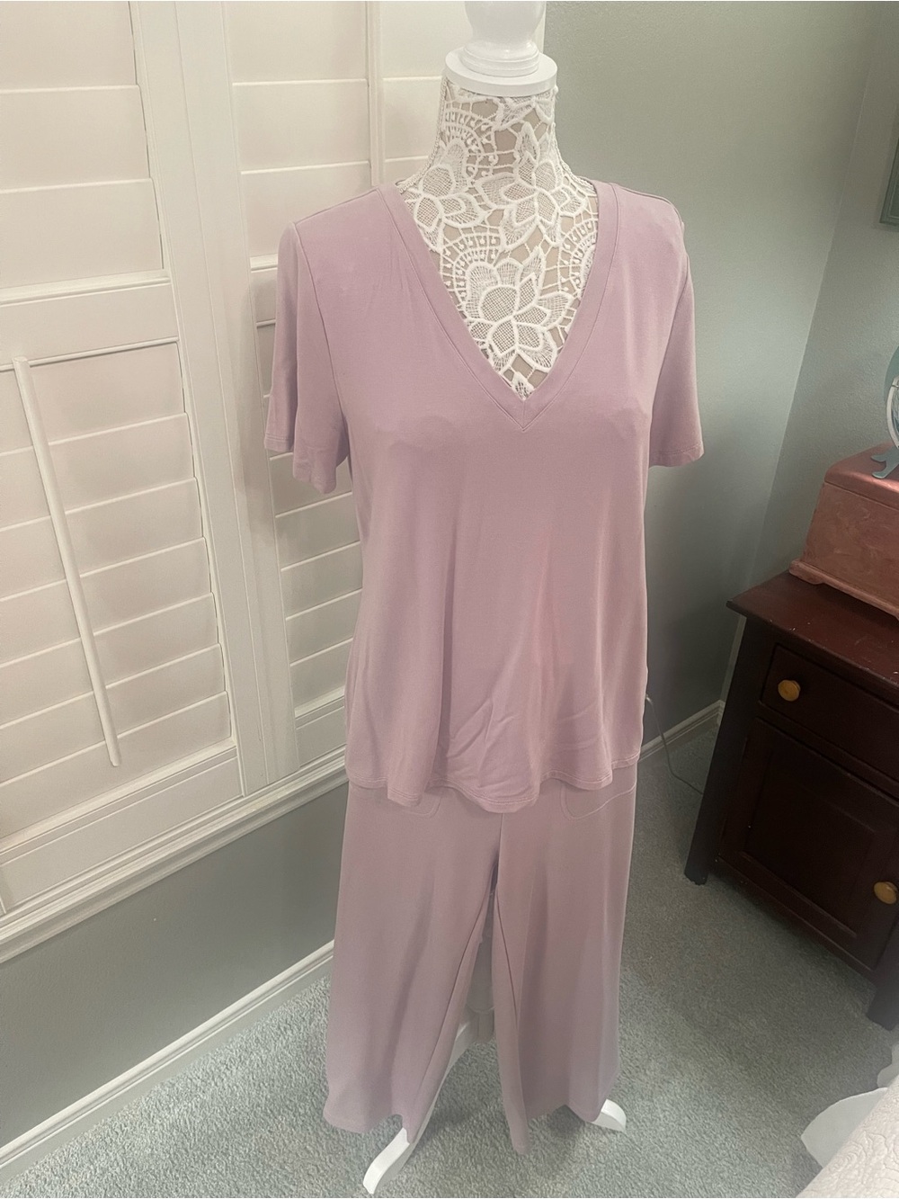 Women's Lavender V-Neck Leisure Set